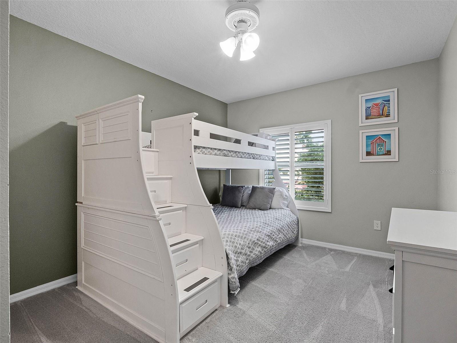 Image 21 of 28 For 5300 Atlantic Avenue 6-301