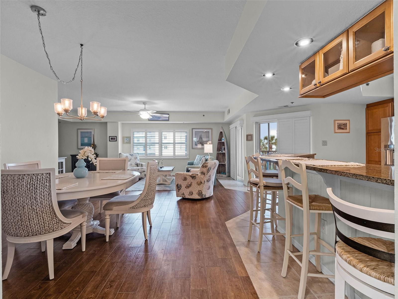 Image 6 of 28 For 5300 Atlantic Avenue 6-301