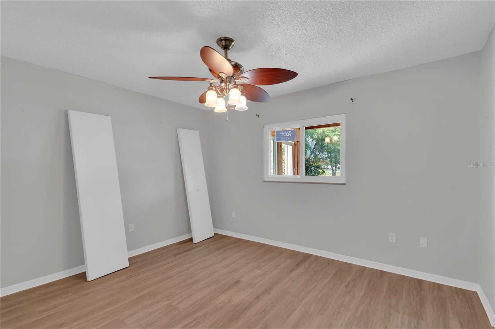 Image 21 of 45 For 6366 115th Street Road