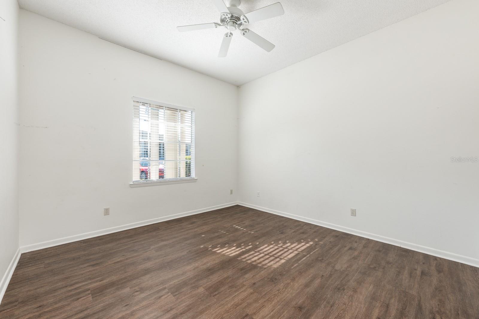 Image 11 of 21 For 133 Reserve Circle 109