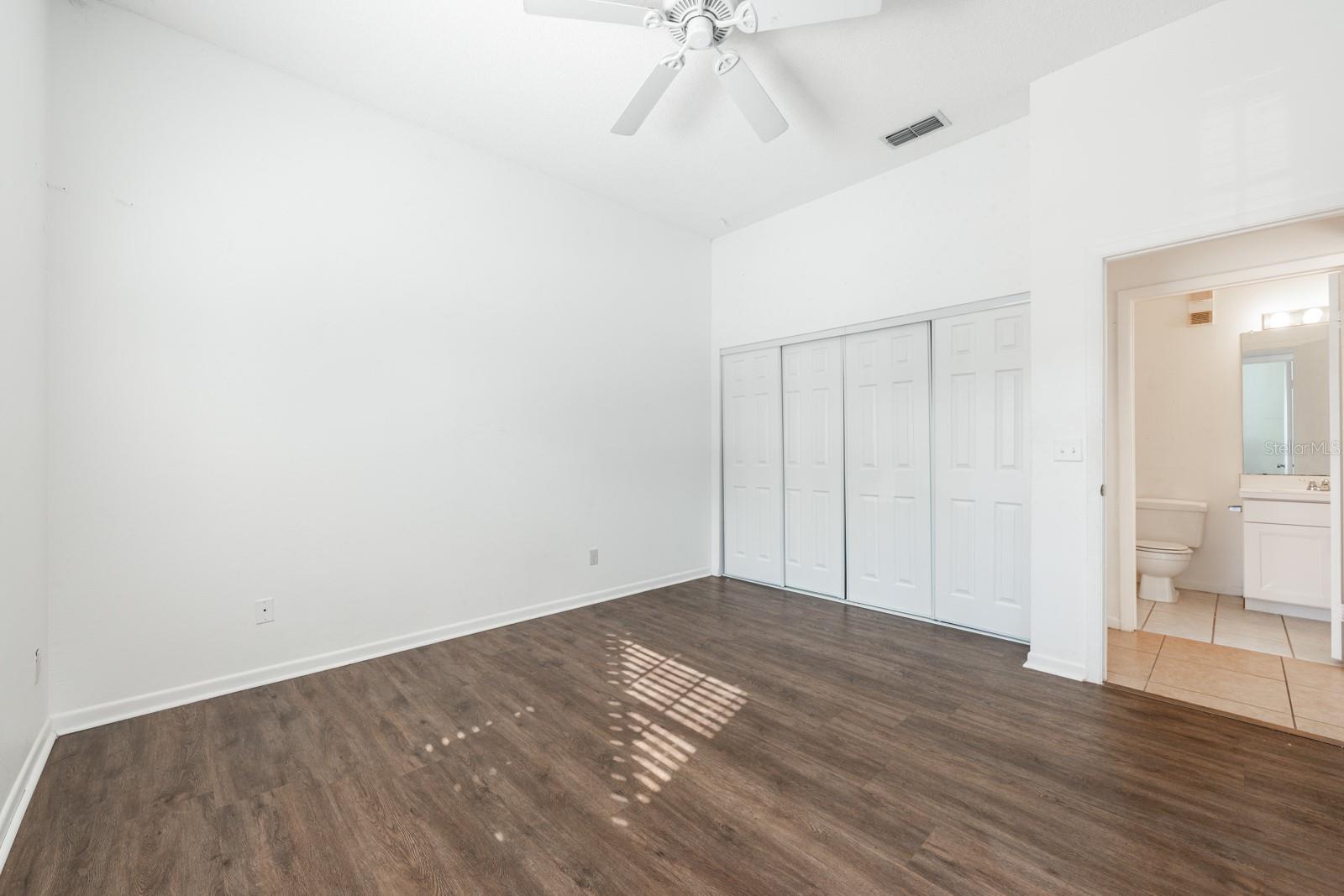 Image 12 of 21 For 133 Reserve Circle 109