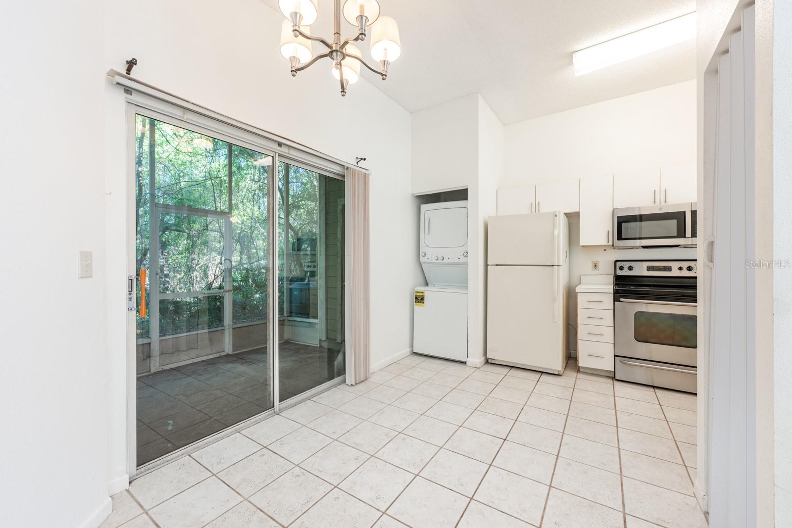 Image 5 of 21 For 133 Reserve Circle 109