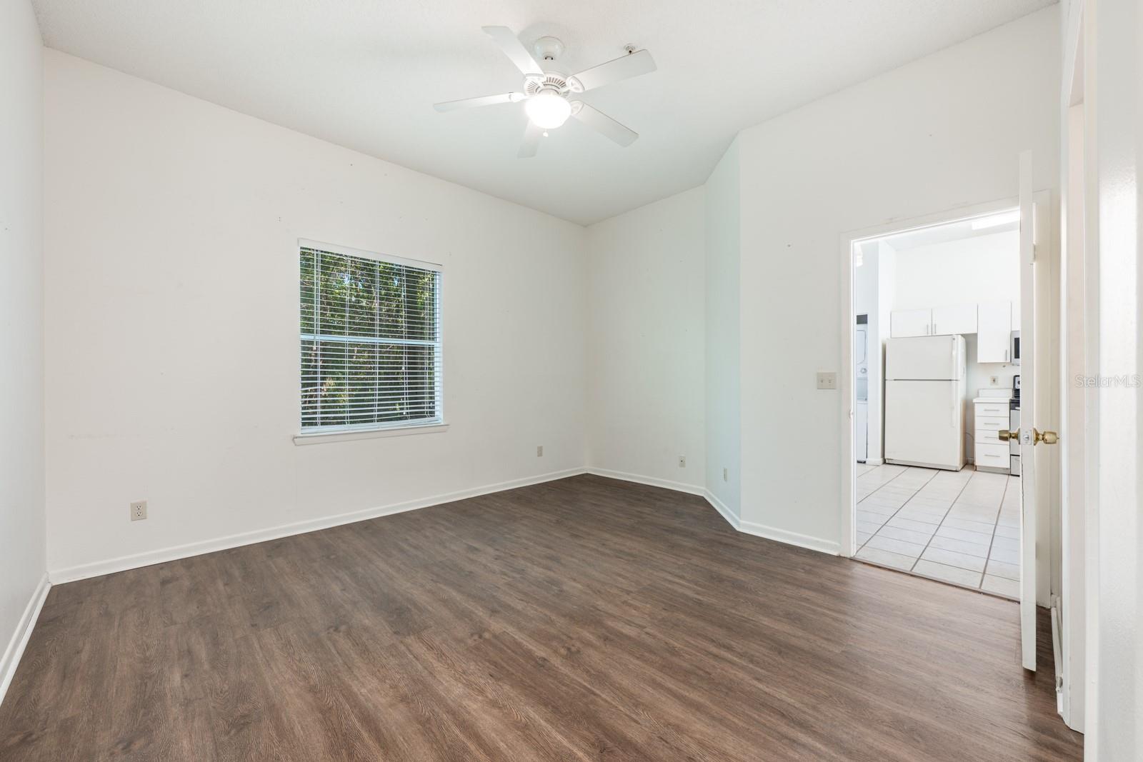 Image 7 of 21 For 133 Reserve Circle 109