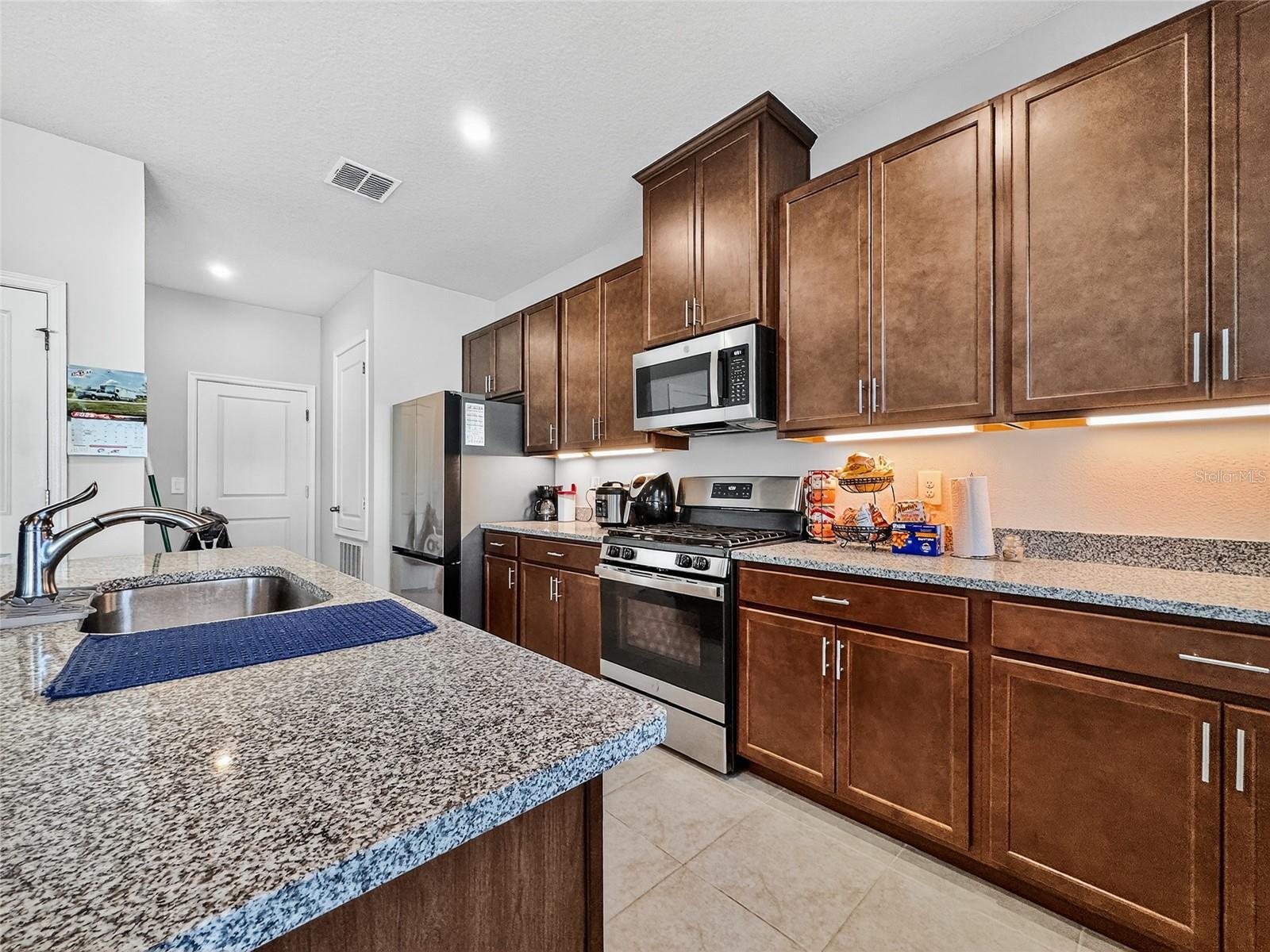 Image 4 of 19 For 3725 Blue Mountain Way