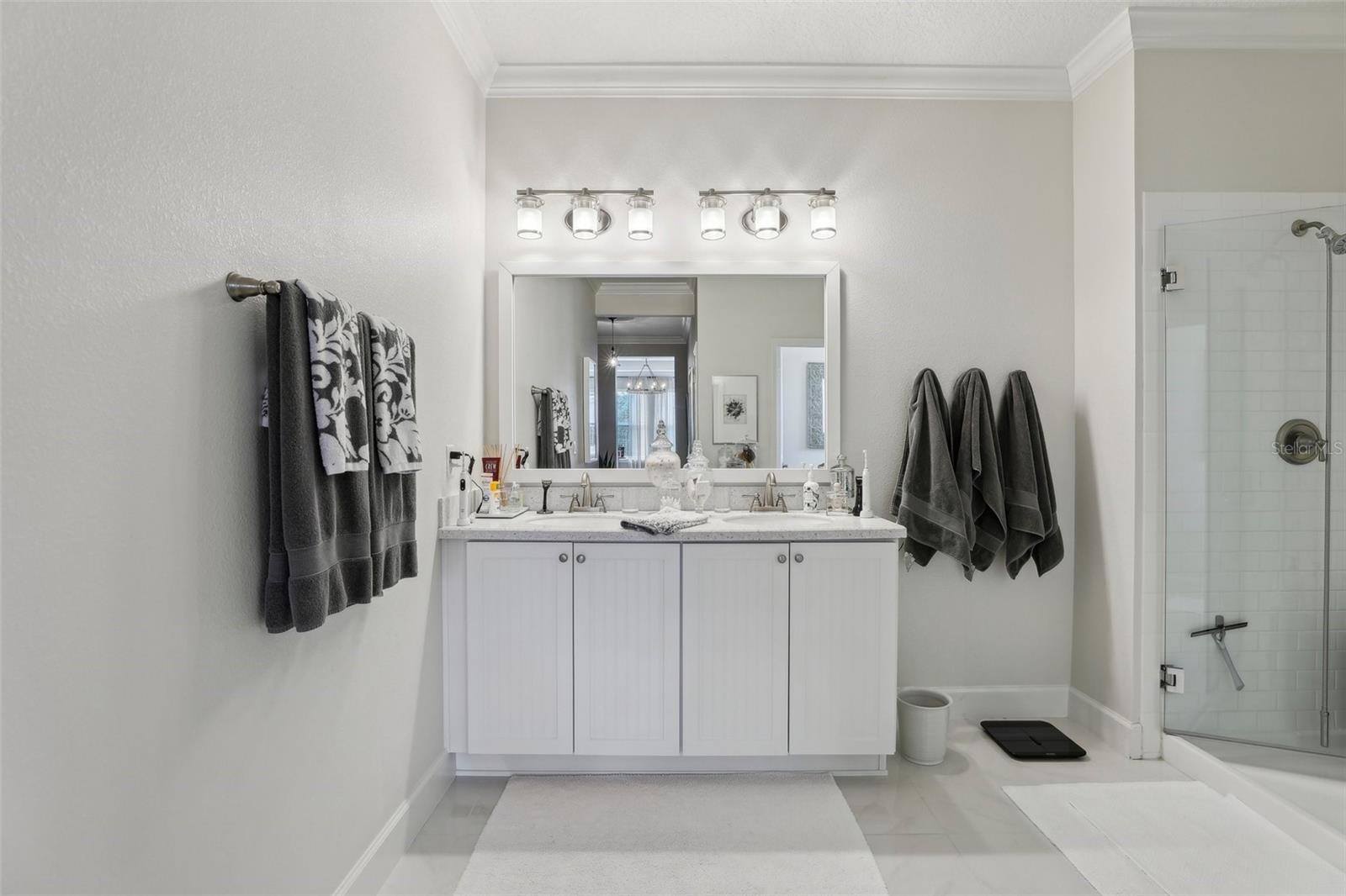 Image 14 of 28 For 11725 Verrazano Drive