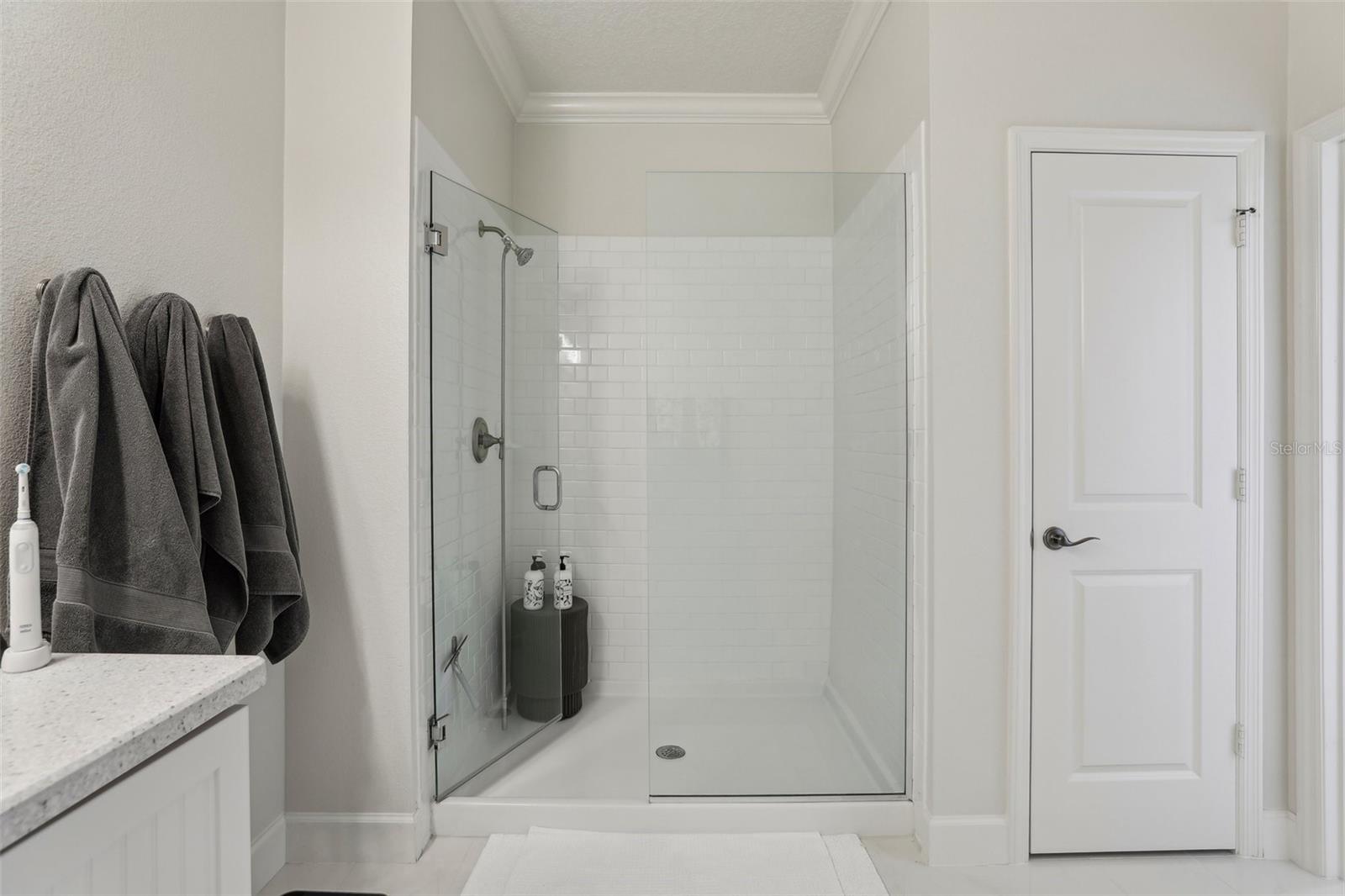 Image 15 of 28 For 11725 Verrazano Drive