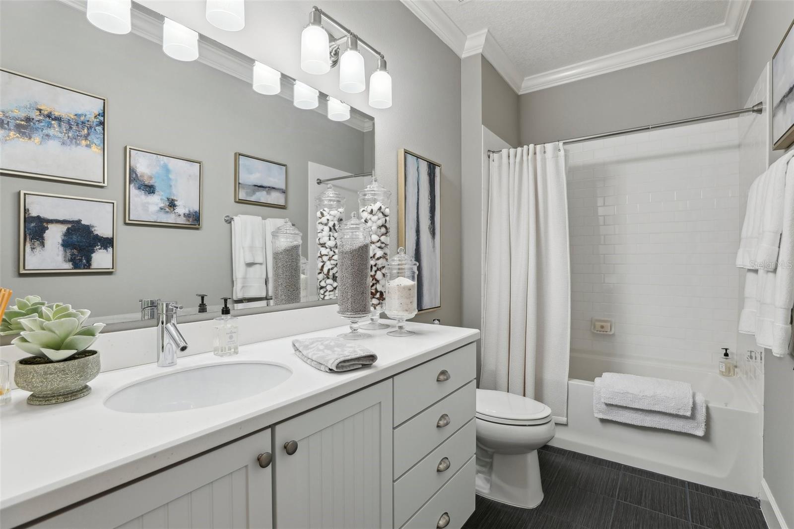 Image 18 of 28 For 11725 Verrazano Drive