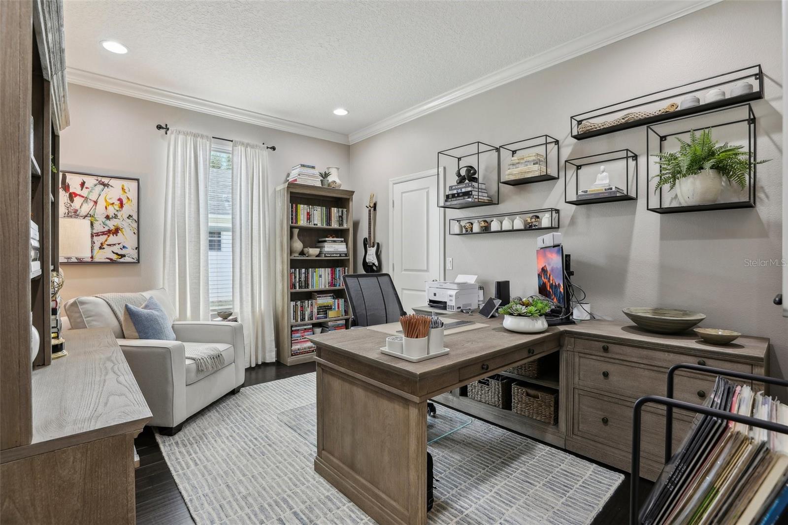 Image 19 of 28 For 11725 Verrazano Drive