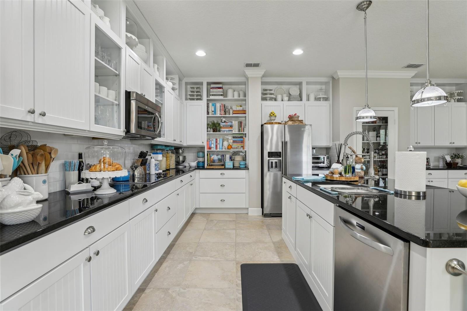 Image 6 of 28 For 11725 Verrazano Drive
