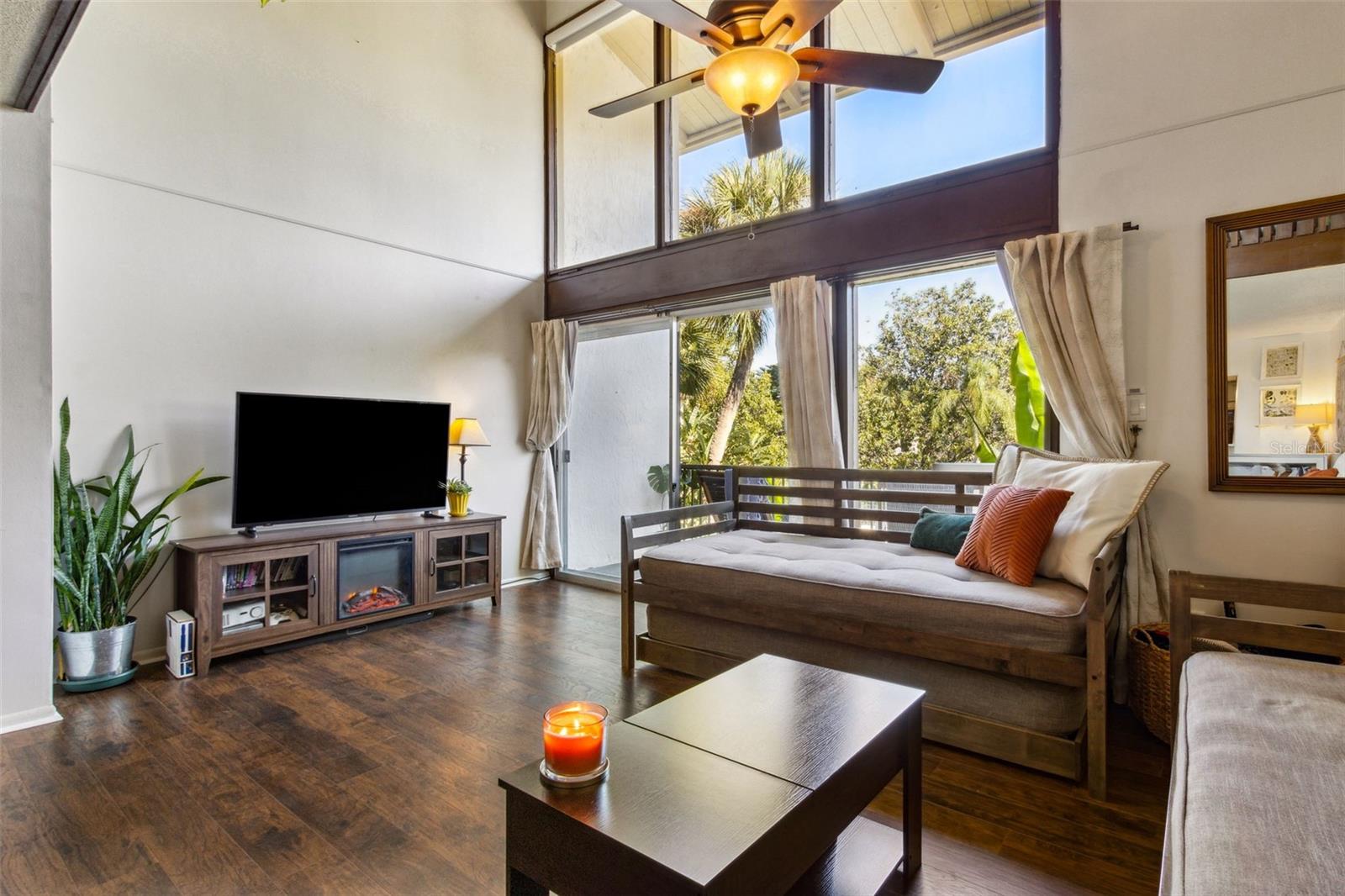 Image 4 of 41 For 200 Maitland Avenue 28