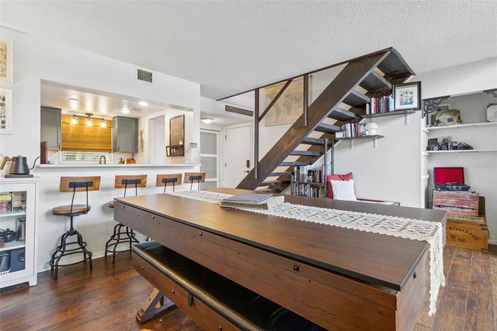 Image 9 of 41 For 200 Maitland Avenue 28