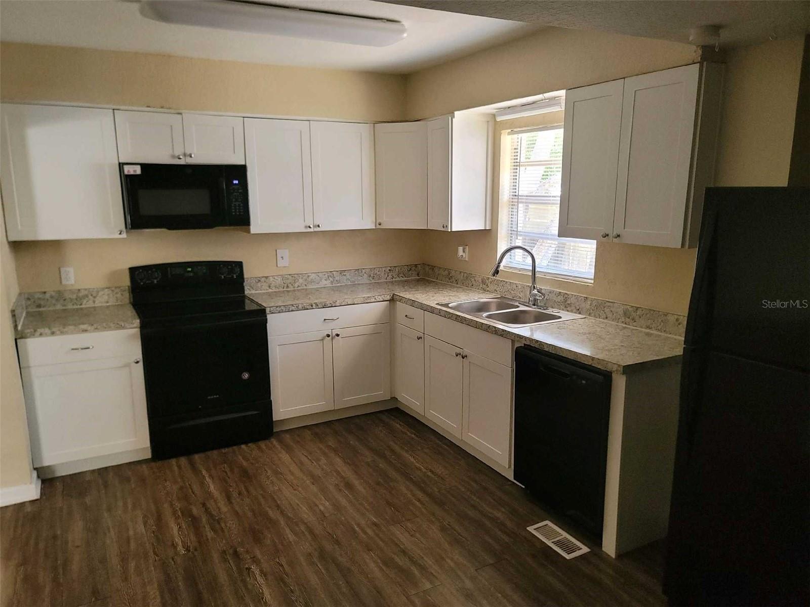 Image 10 of 15 For 626 Belleview Boulevard