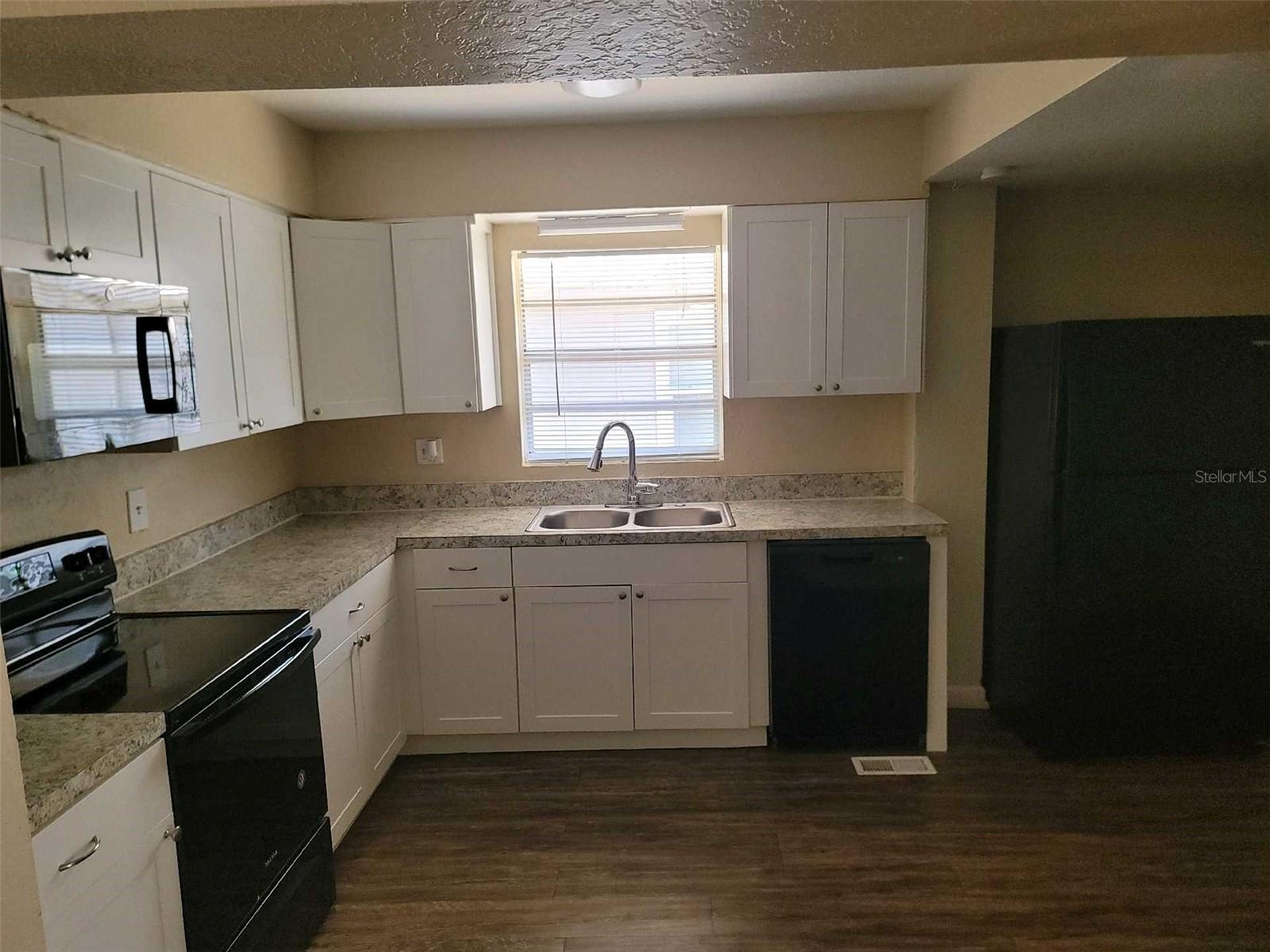 Image 8 of 15 For 626 Belleview Boulevard