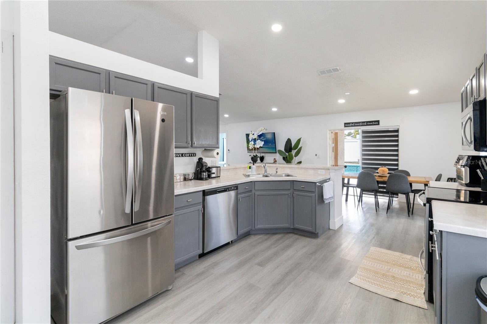 Image 10 of 31 For 7803 Laurel Oak Lane
