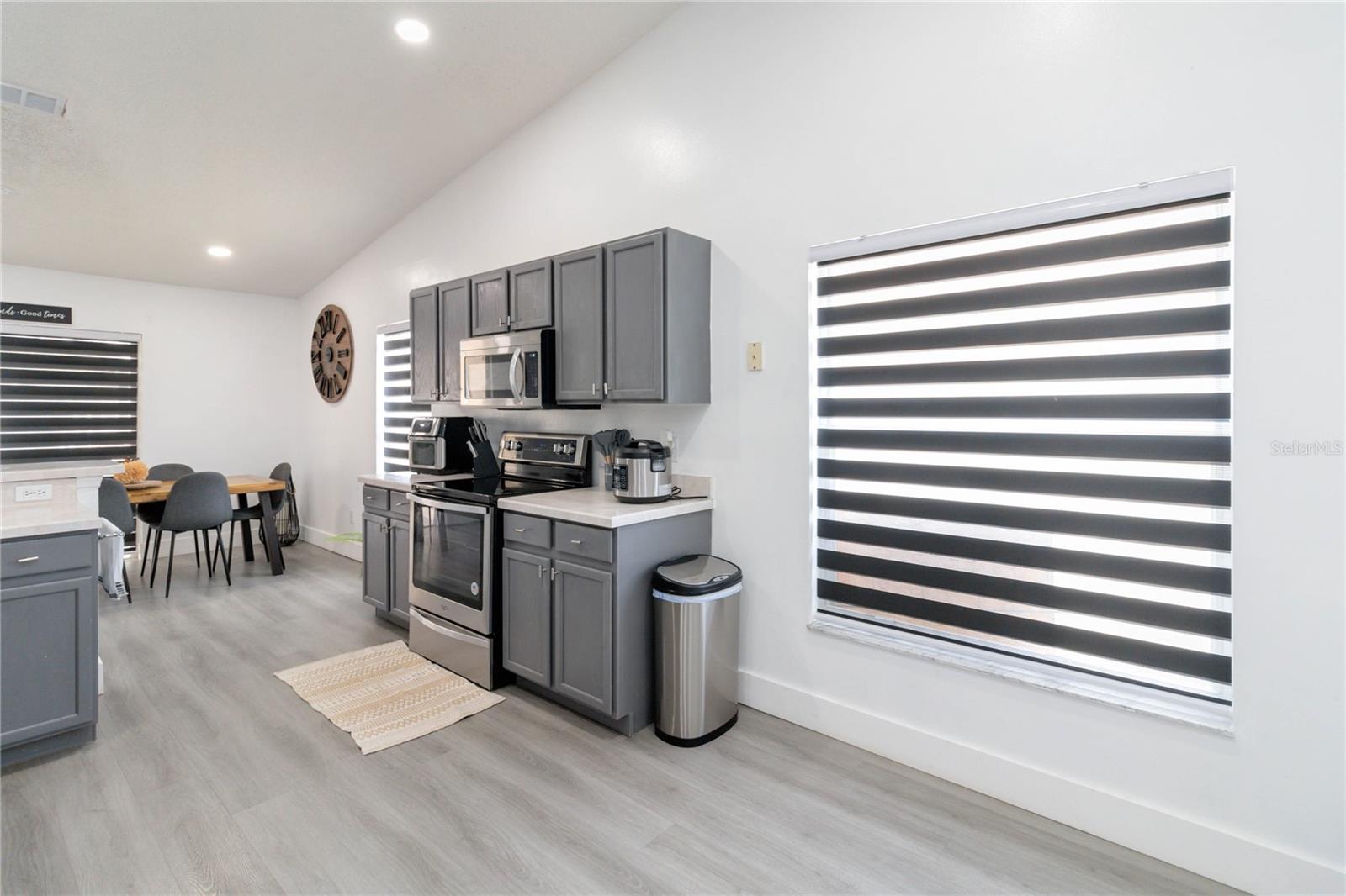 Image 11 of 31 For 7803 Laurel Oak Lane