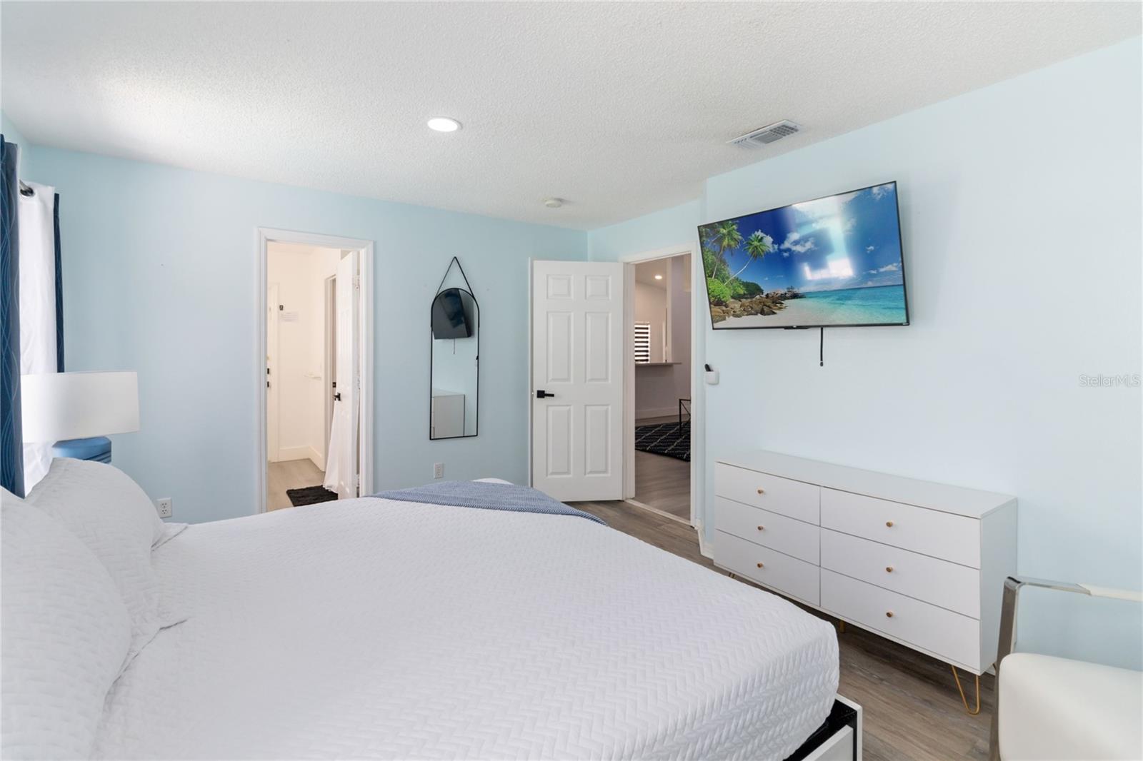 Image 14 of 31 For 7803 Laurel Oak Lane
