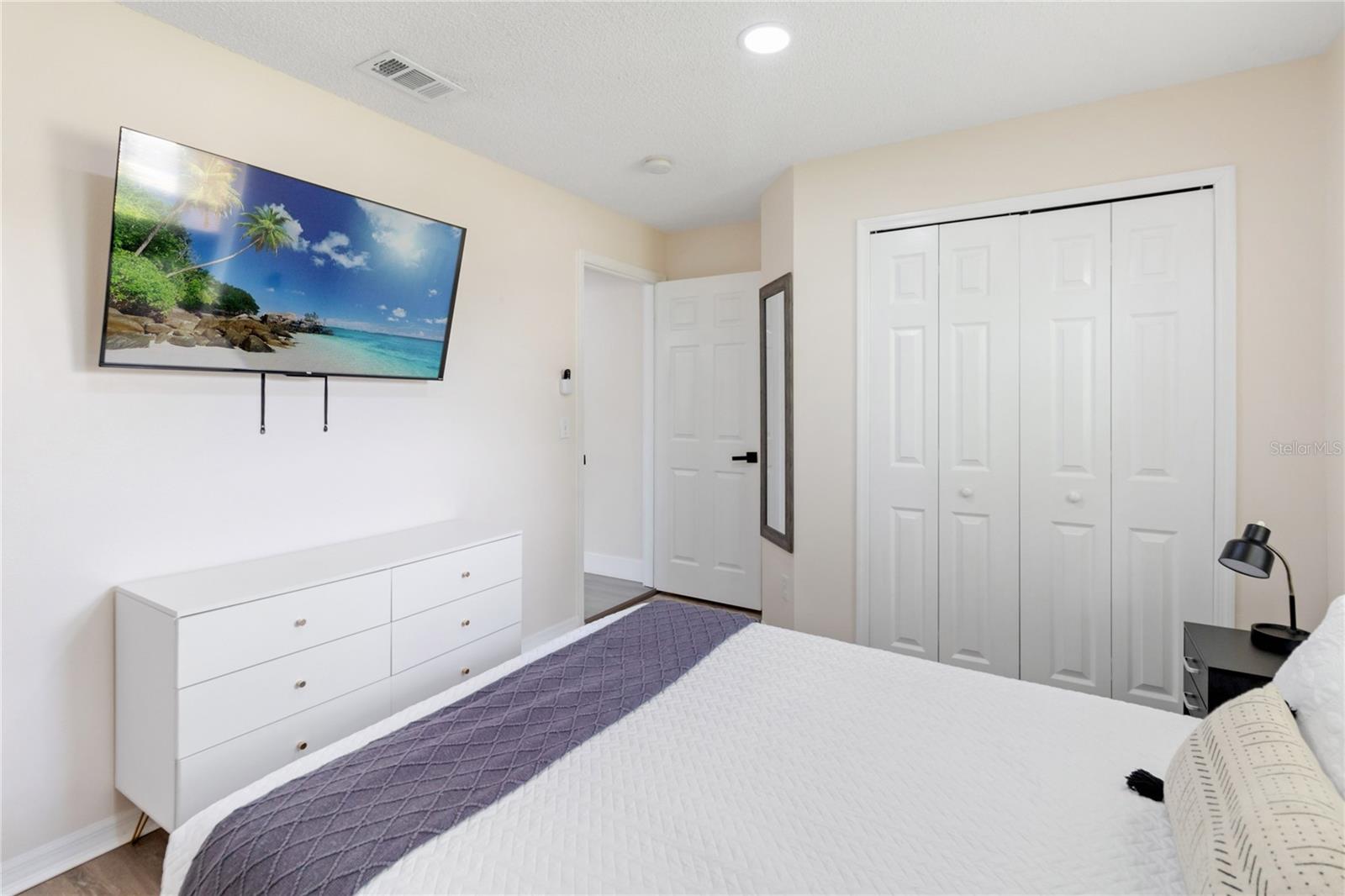 Image 20 of 31 For 7803 Laurel Oak Lane
