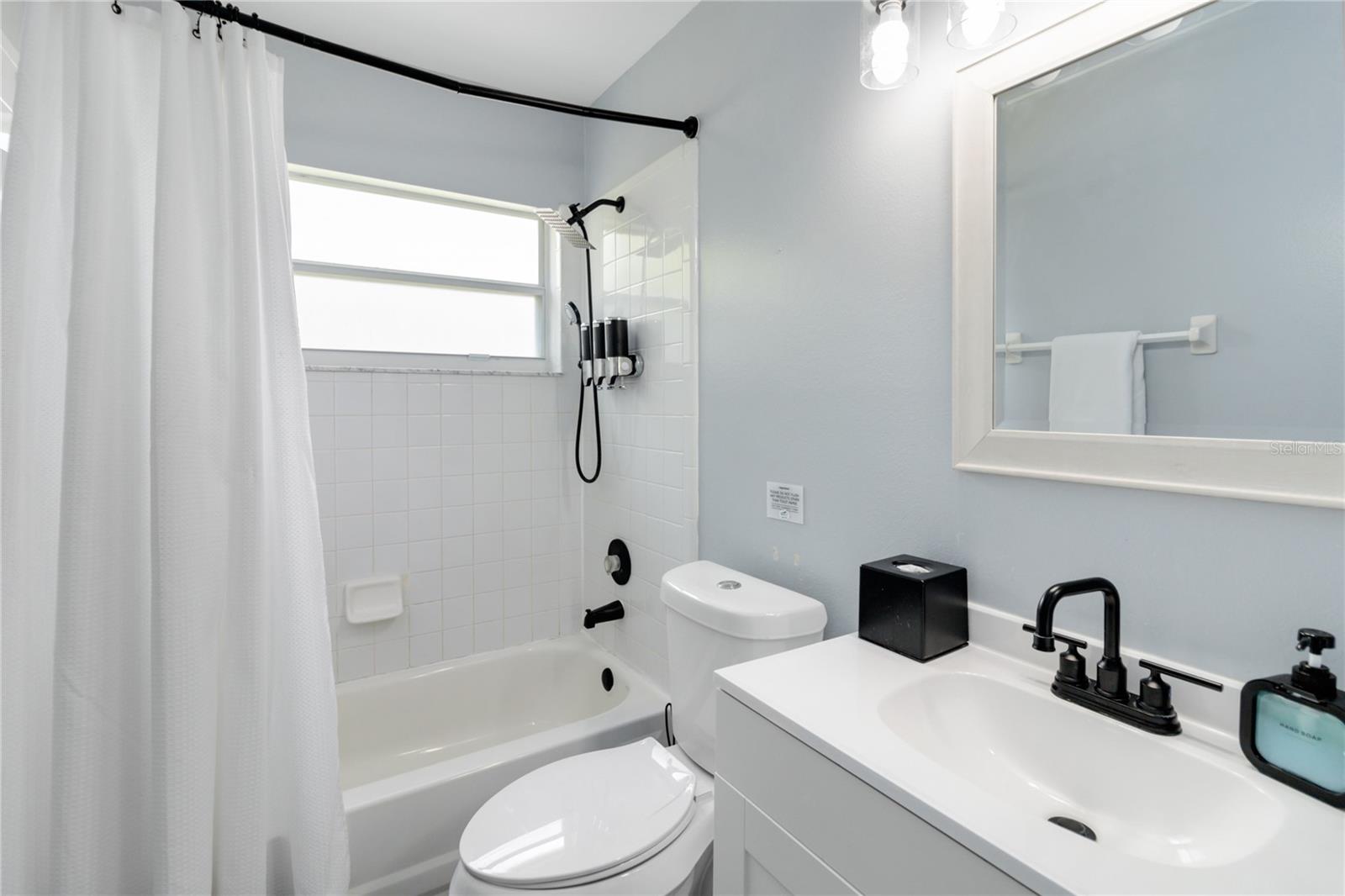 Image 21 of 31 For 7803 Laurel Oak Lane