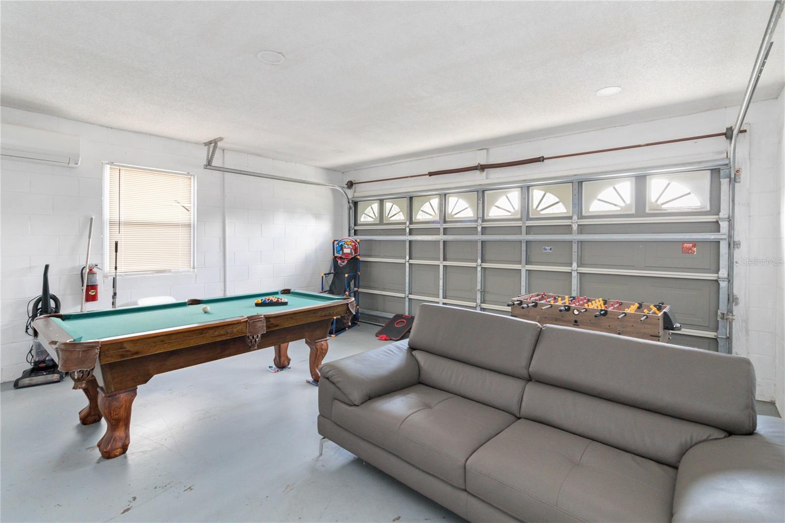 Image 23 of 31 For 7803 Laurel Oak Lane