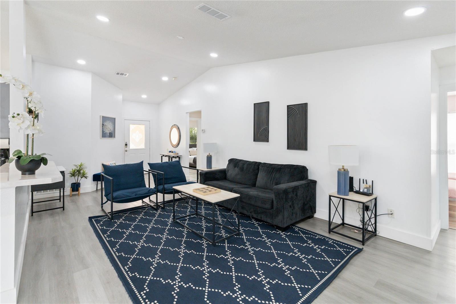 Image 4 of 31 For 7803 Laurel Oak Lane