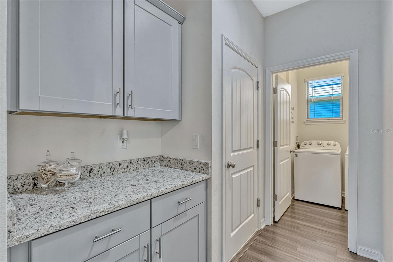 Image 14 of 42 For 9456 Komika Lane