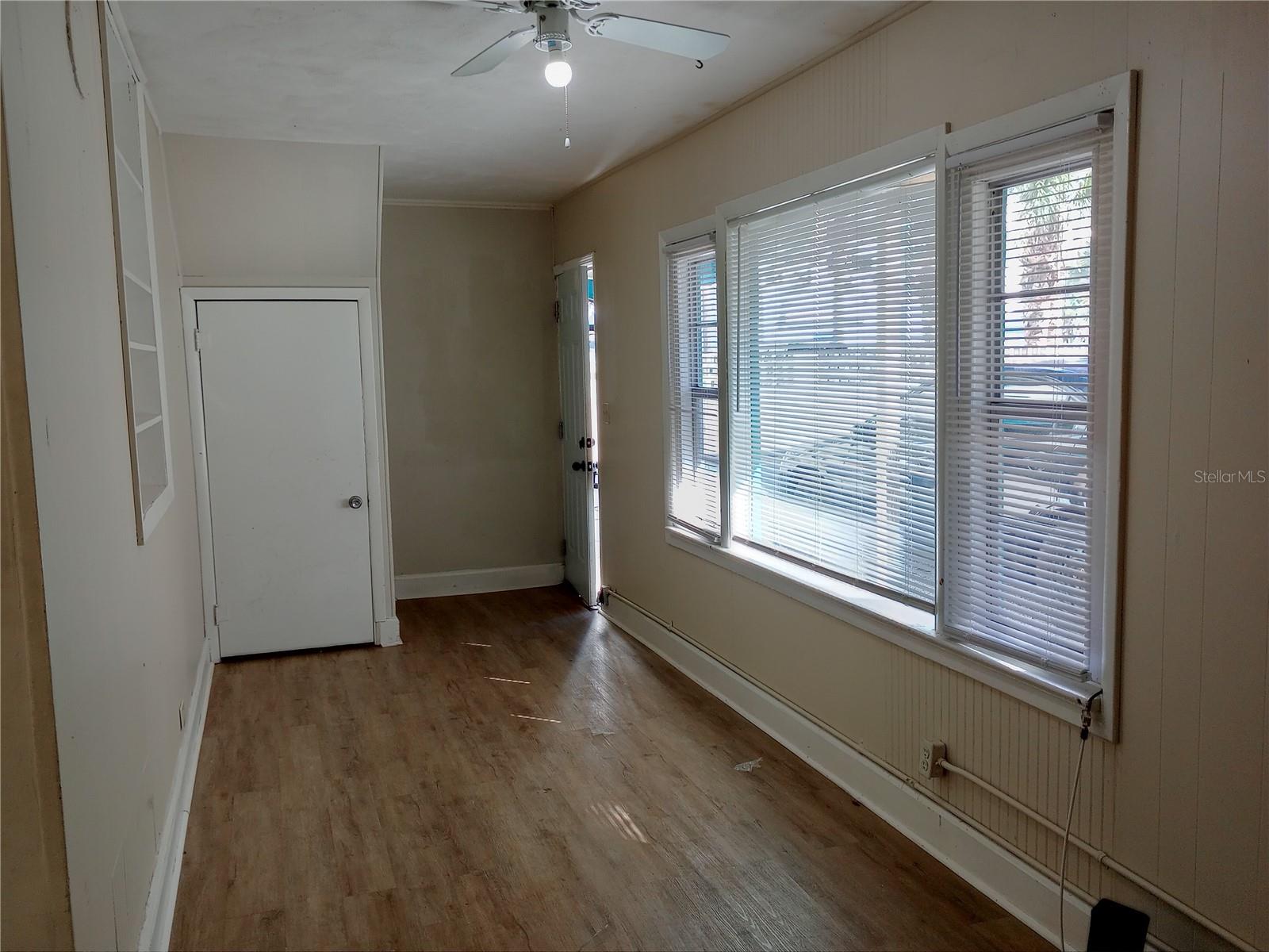 Image 2 of 6 For 709 Ora Street 01