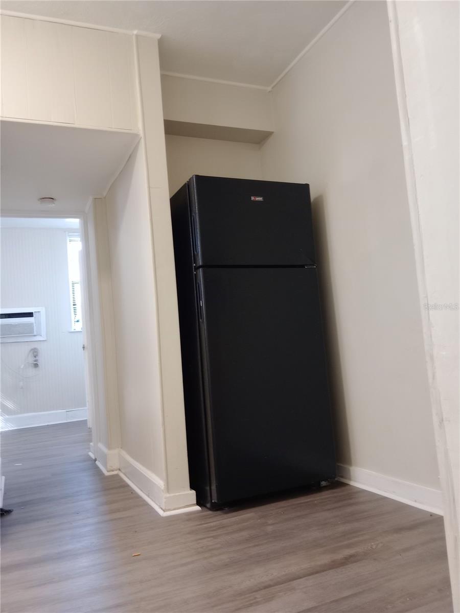 Image 3 of 6 For 709 Ora Street 01
