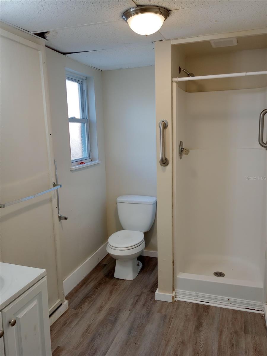 Image 5 of 6 For 709 Ora Street 01