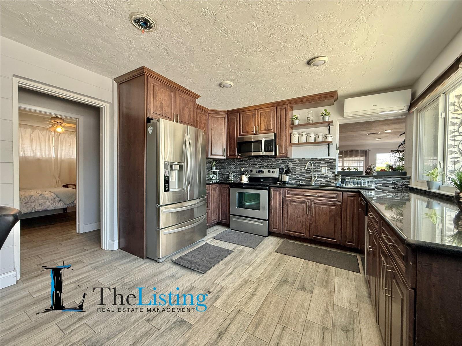 Image 10 of 32 For 4518 15th Avenue N
