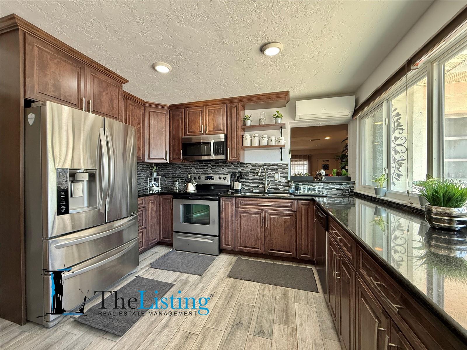 Image 11 of 32 For 4518 15th Avenue N