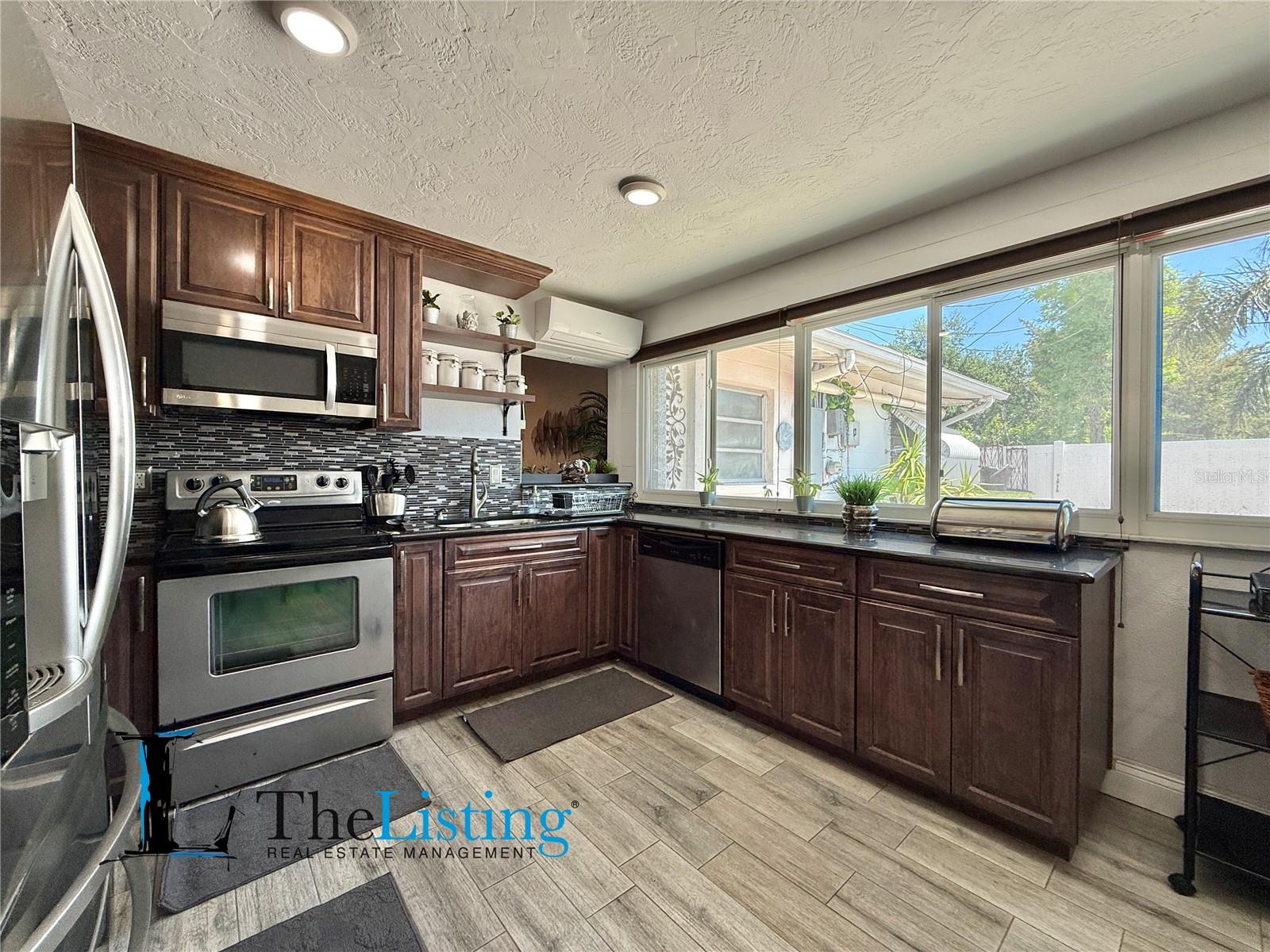 Image 12 of 32 For 4518 15th Avenue N
