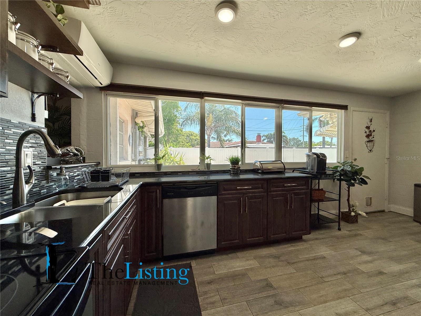 Image 13 of 32 For 4518 15th Avenue N