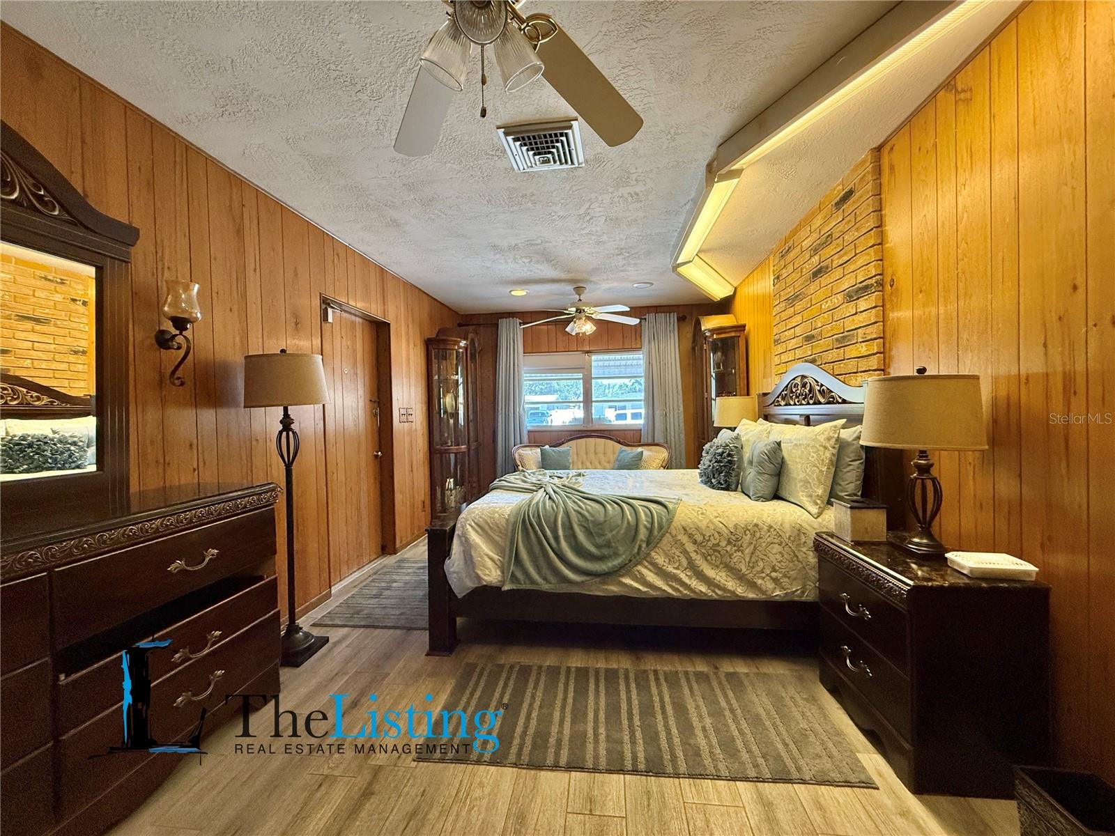 Image 23 of 32 For 4518 15th Avenue N