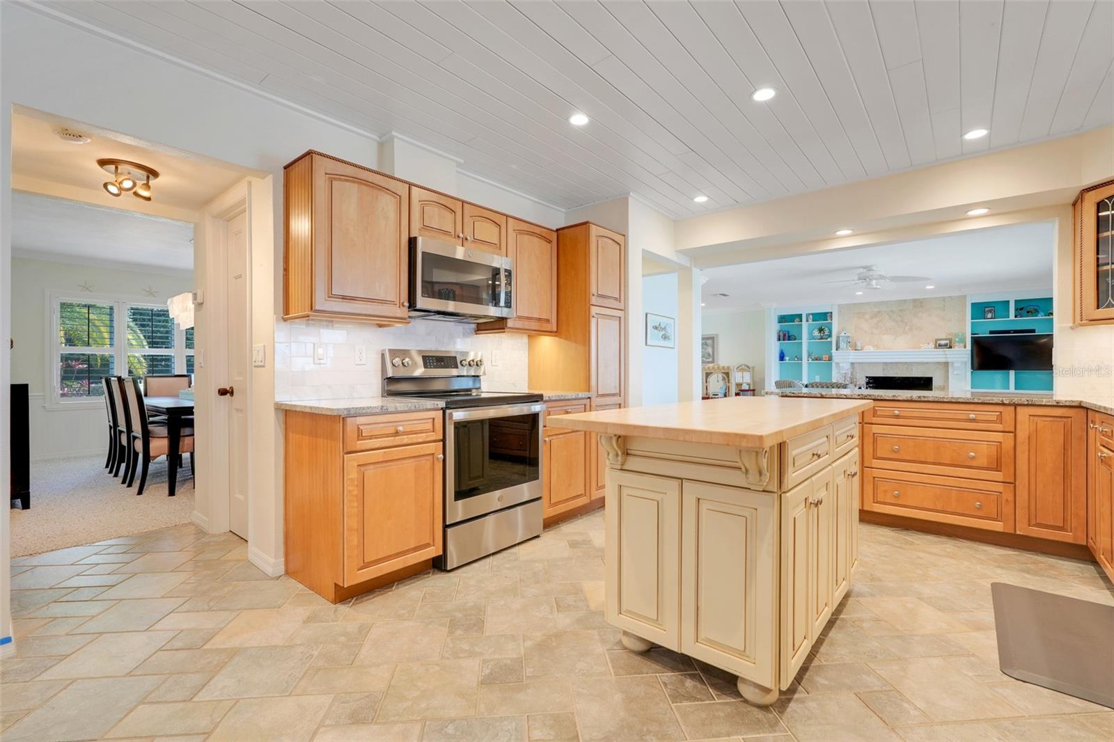 Image 21 of 67 For 5224 Saint Regis Place