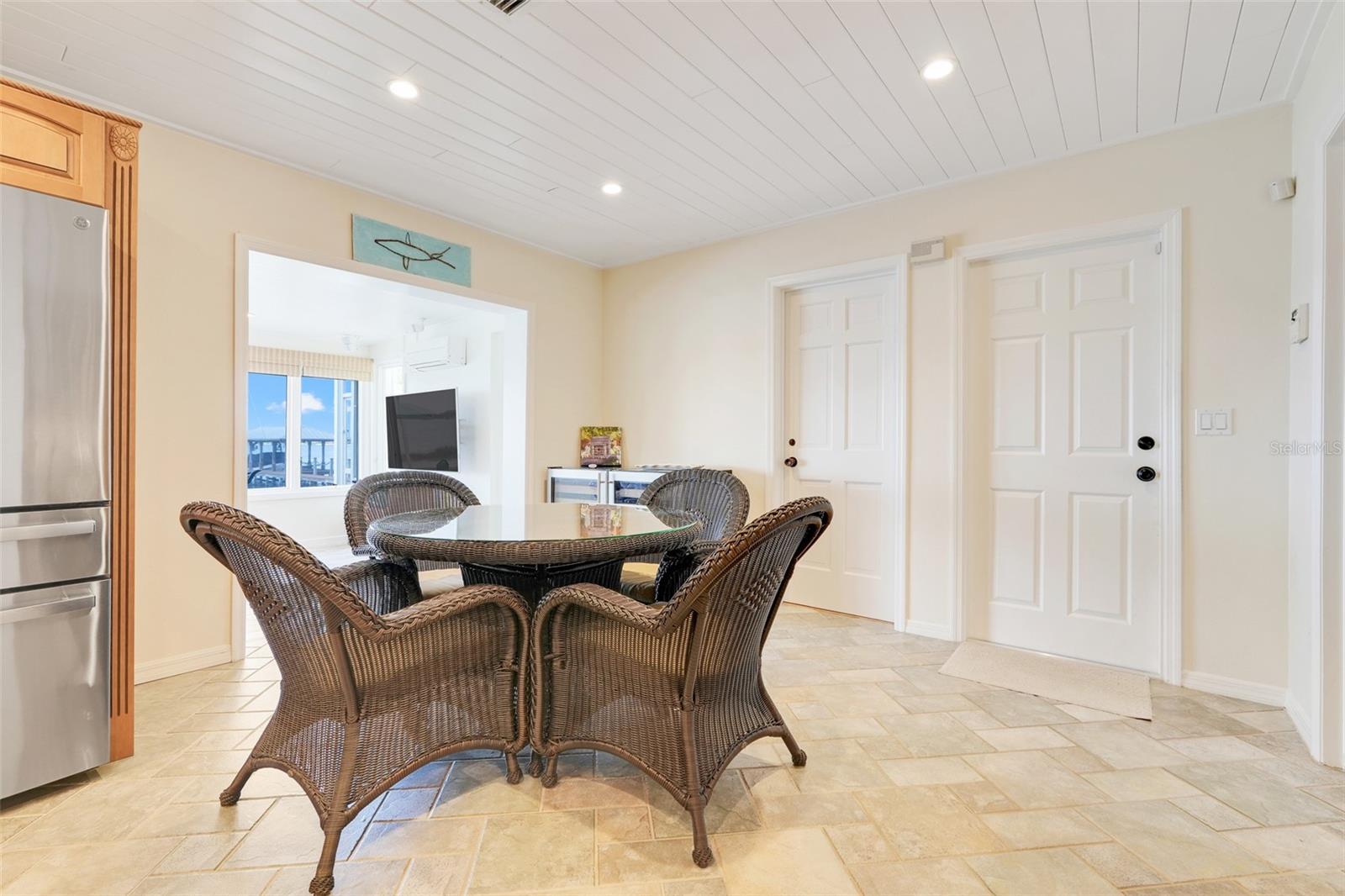 Image 23 of 67 For 5224 Saint Regis Place