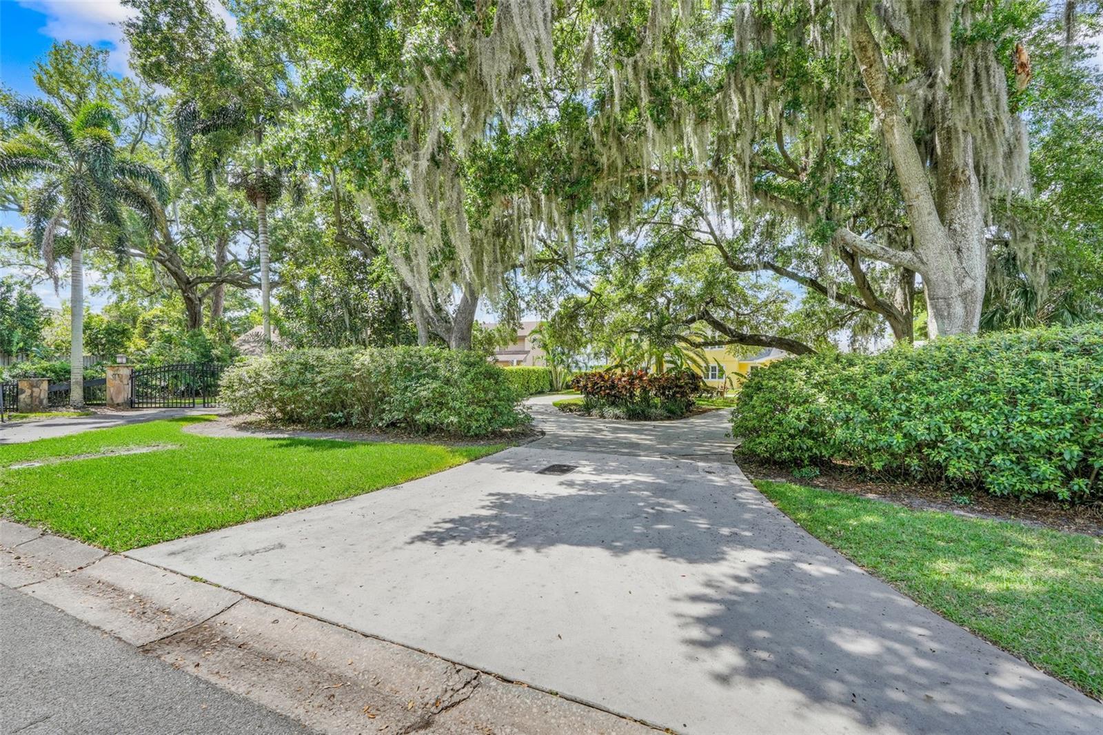 Image 6 of 67 For 5224 Saint Regis Place