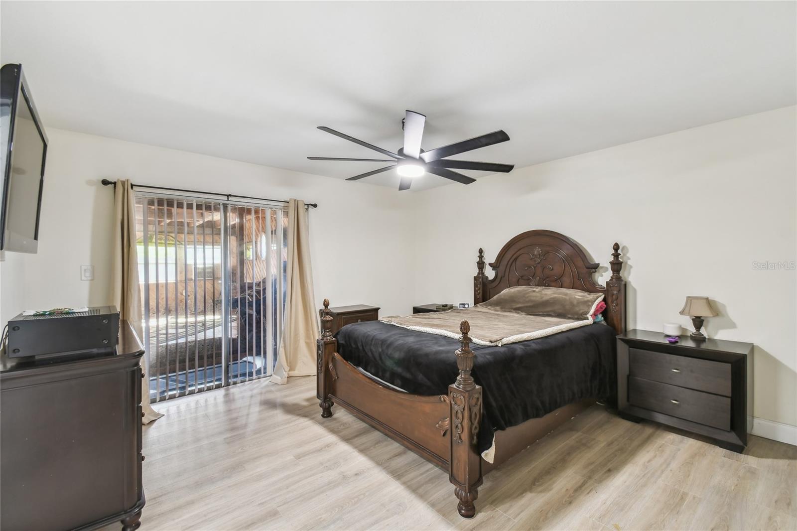 Image 10 of 21 For 387 Kantor Boulevard