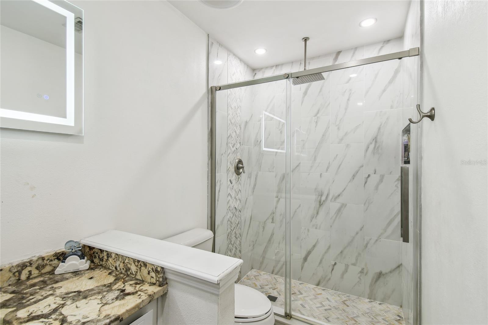 Image 11 of 21 For 387 Kantor Boulevard