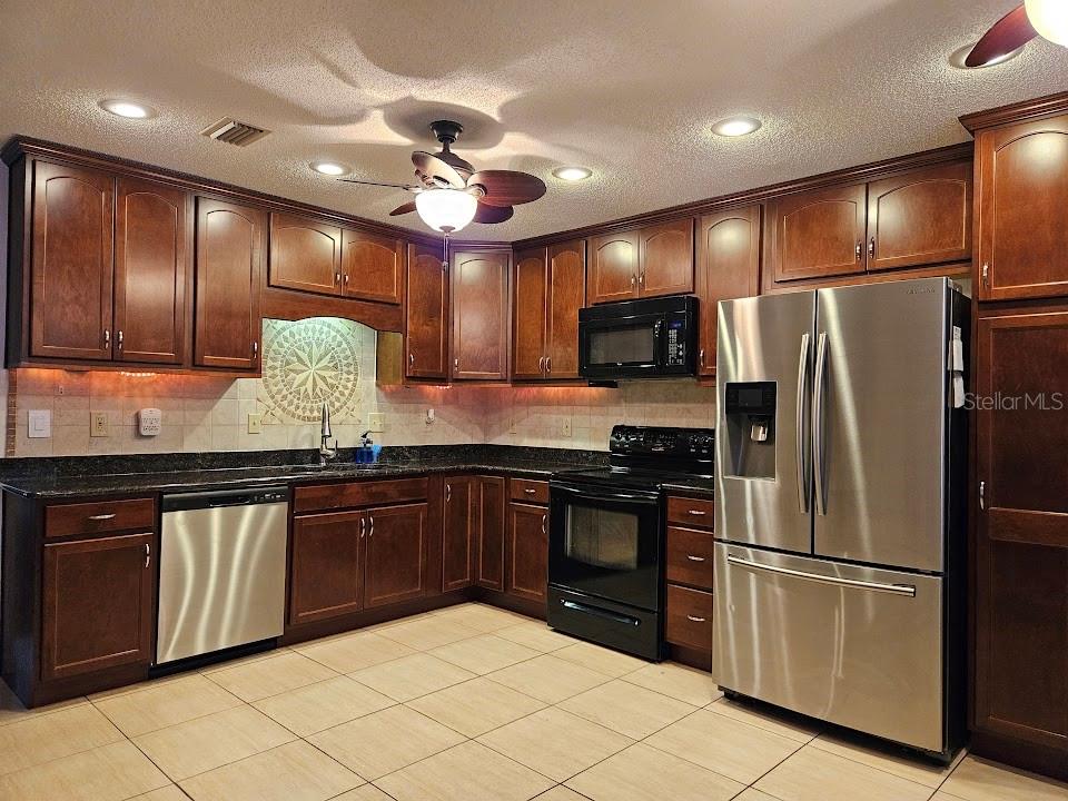 Image 4 of 18 For 1720 Hope Drive