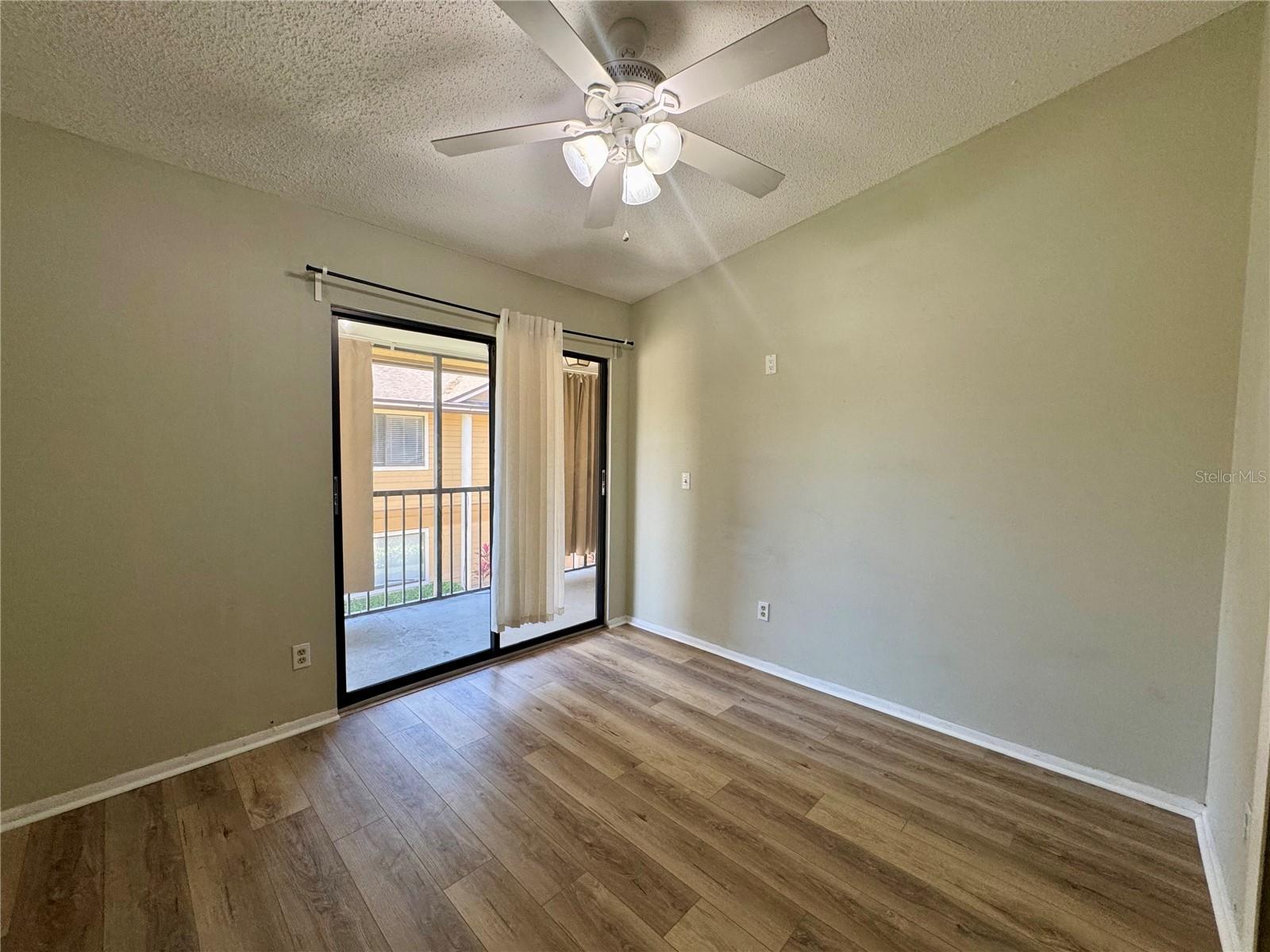 Image 10 of 15 For 6025 Scotchwood Glen 202