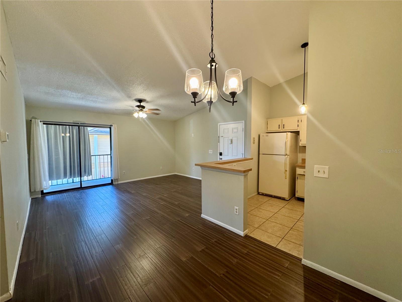 Image 3 of 15 For 6025 Scotchwood Glen 202
