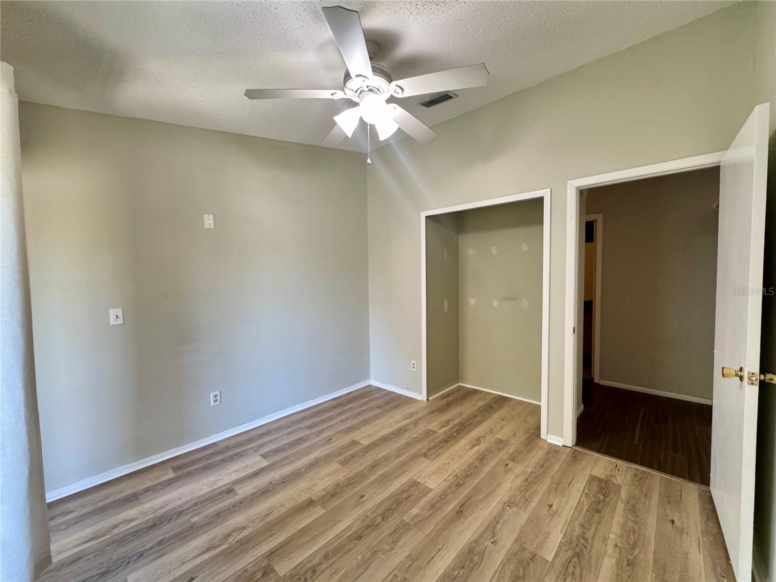 Image 9 of 15 For 6025 Scotchwood Glen 202