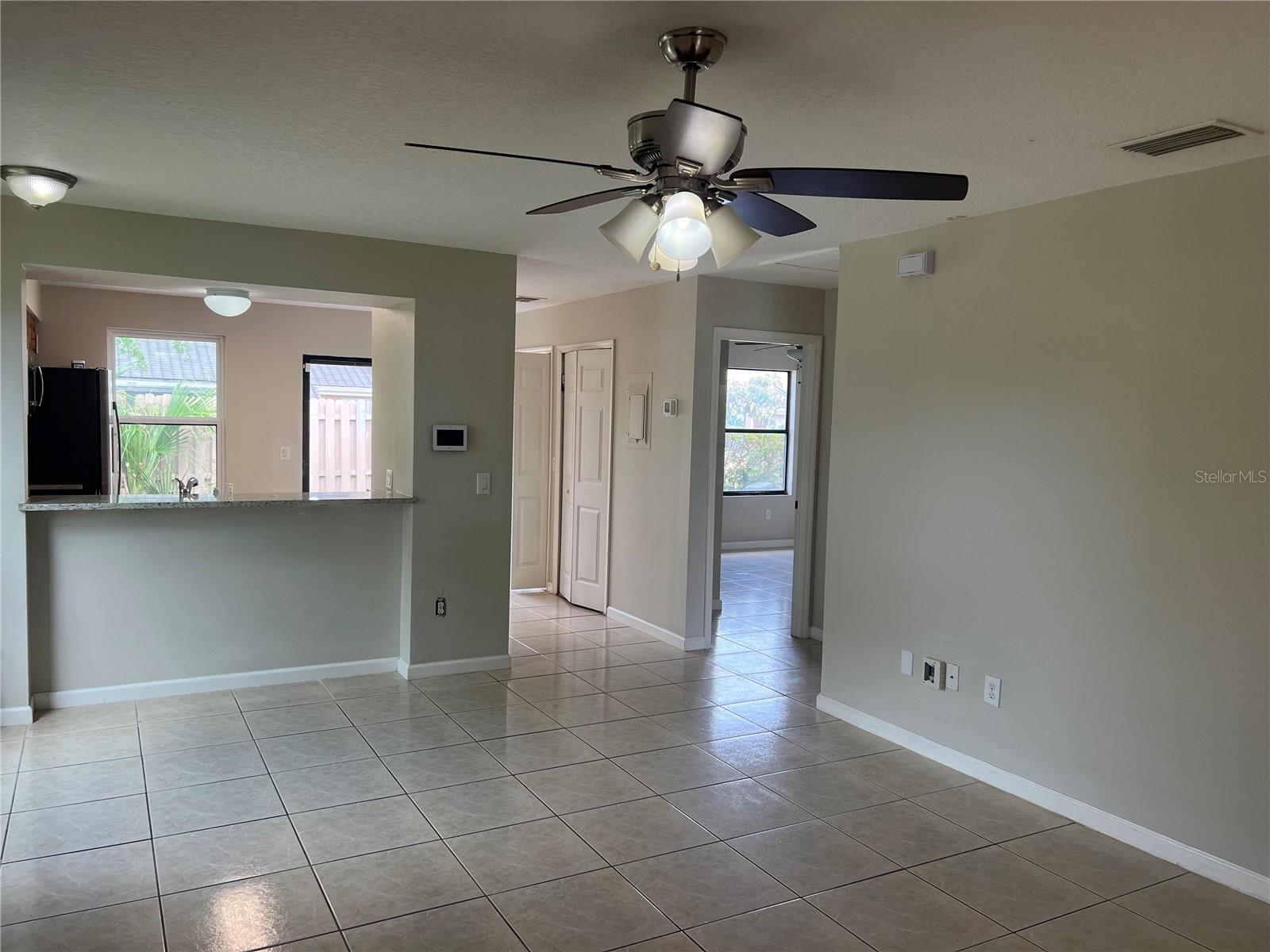 Image 6 of 18 For 601 Casa Park Court B Court
