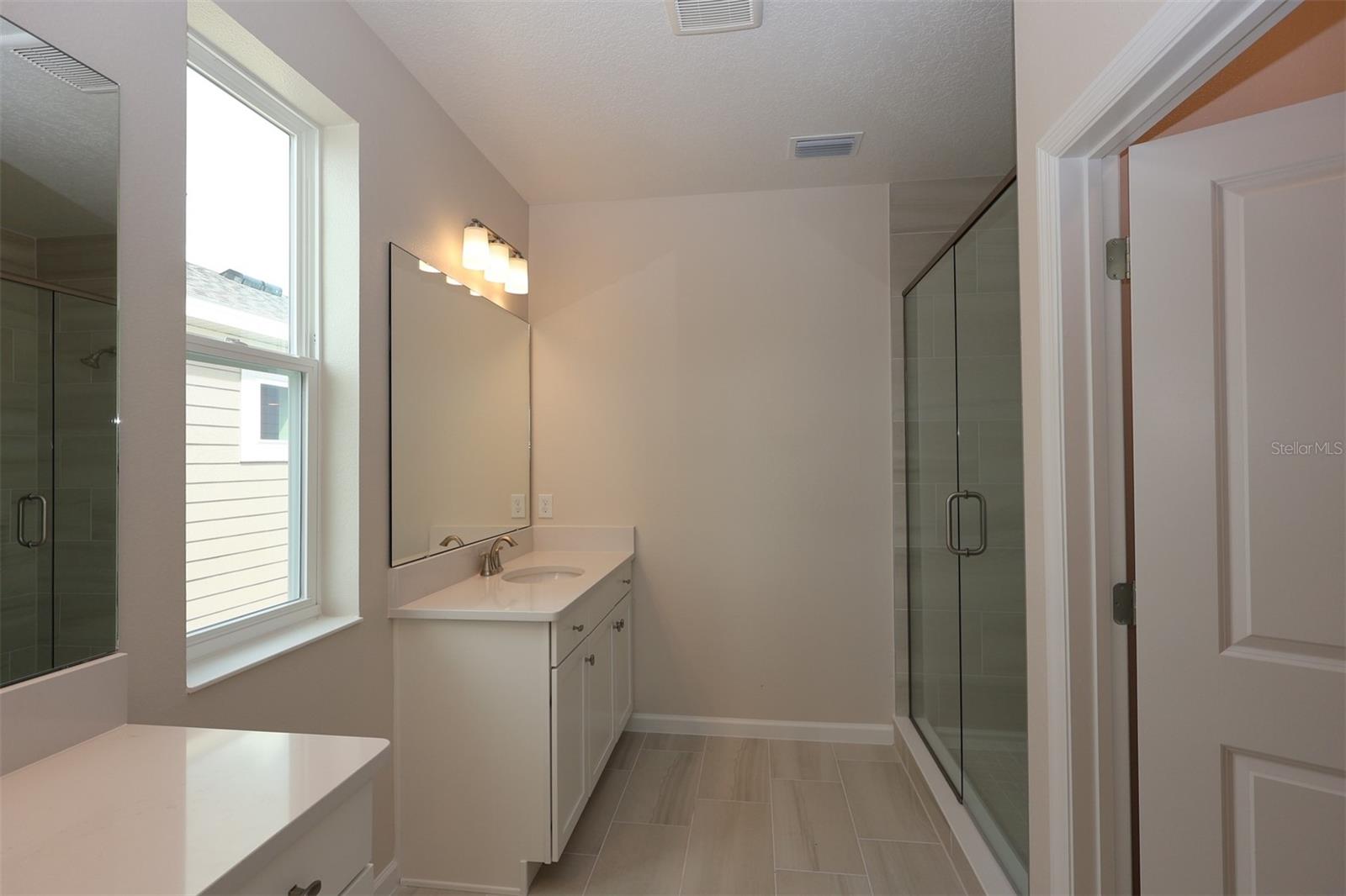 Image 11 of 39 For 17347 Beachgrass Alley