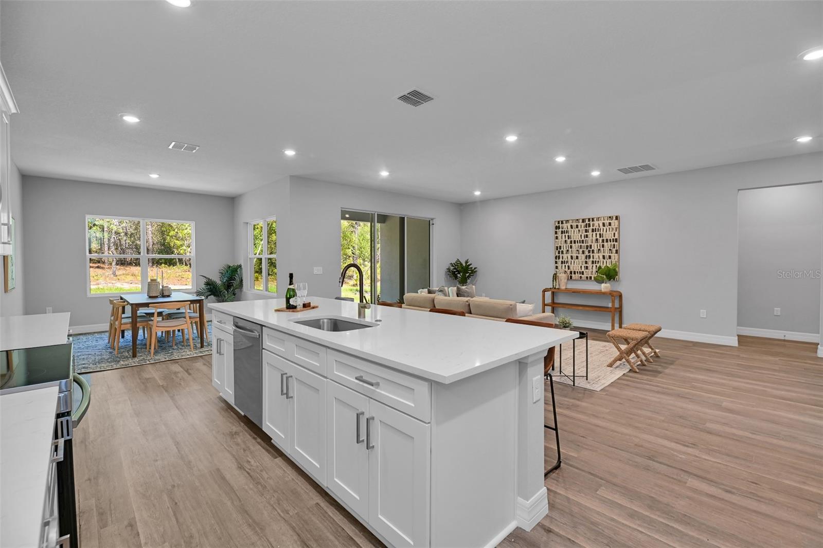 Image 10 of 35 For 28 Whitewood Street