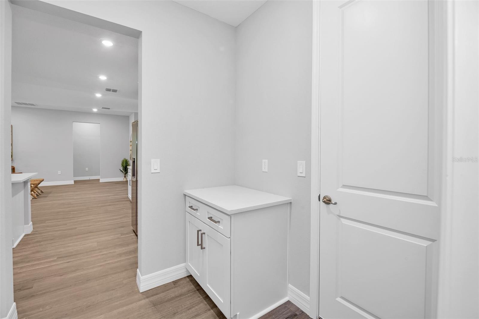 Image 16 of 35 For 28 Whitewood Street