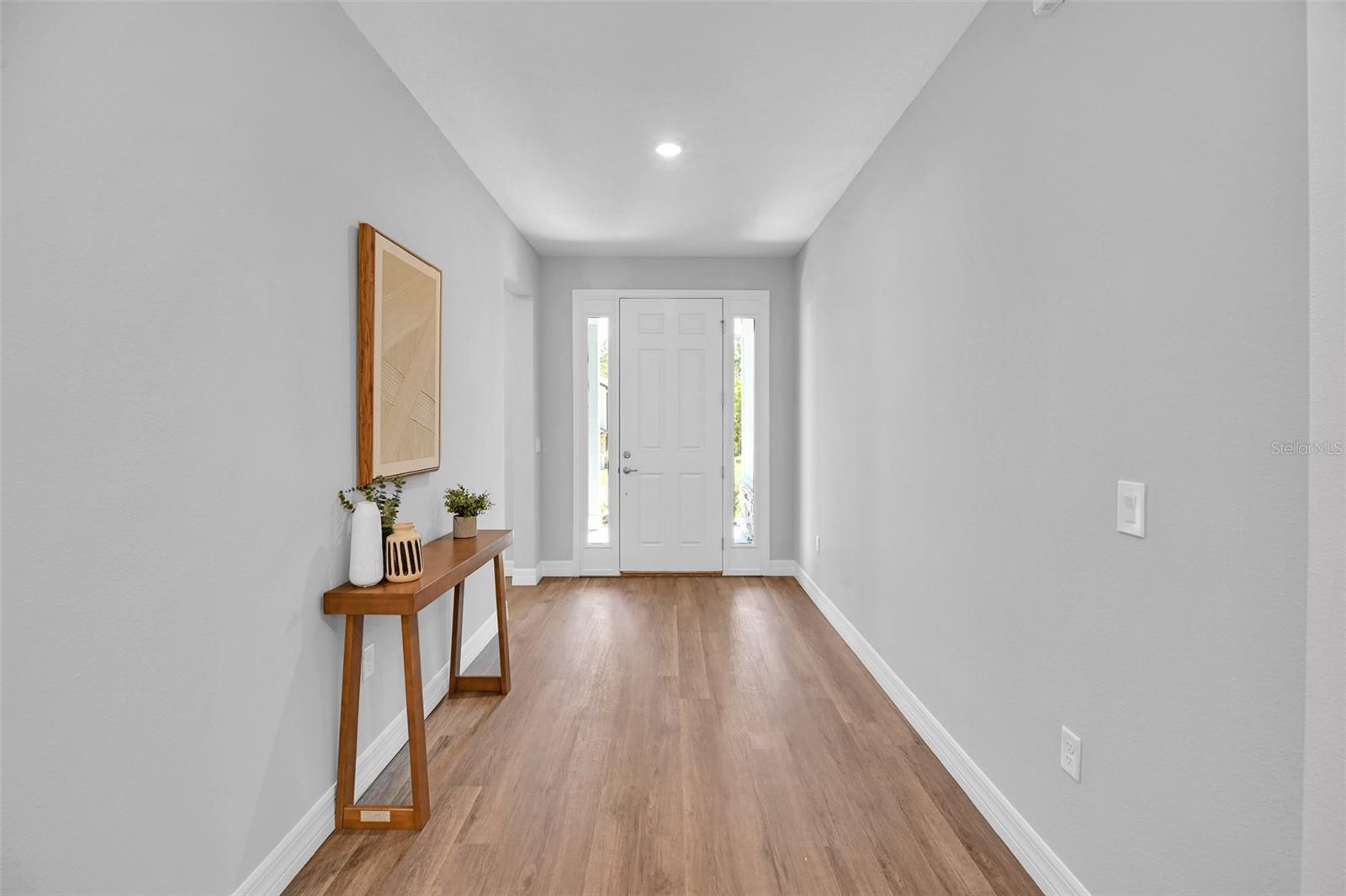 Image 3 of 35 For 28 Whitewood Street