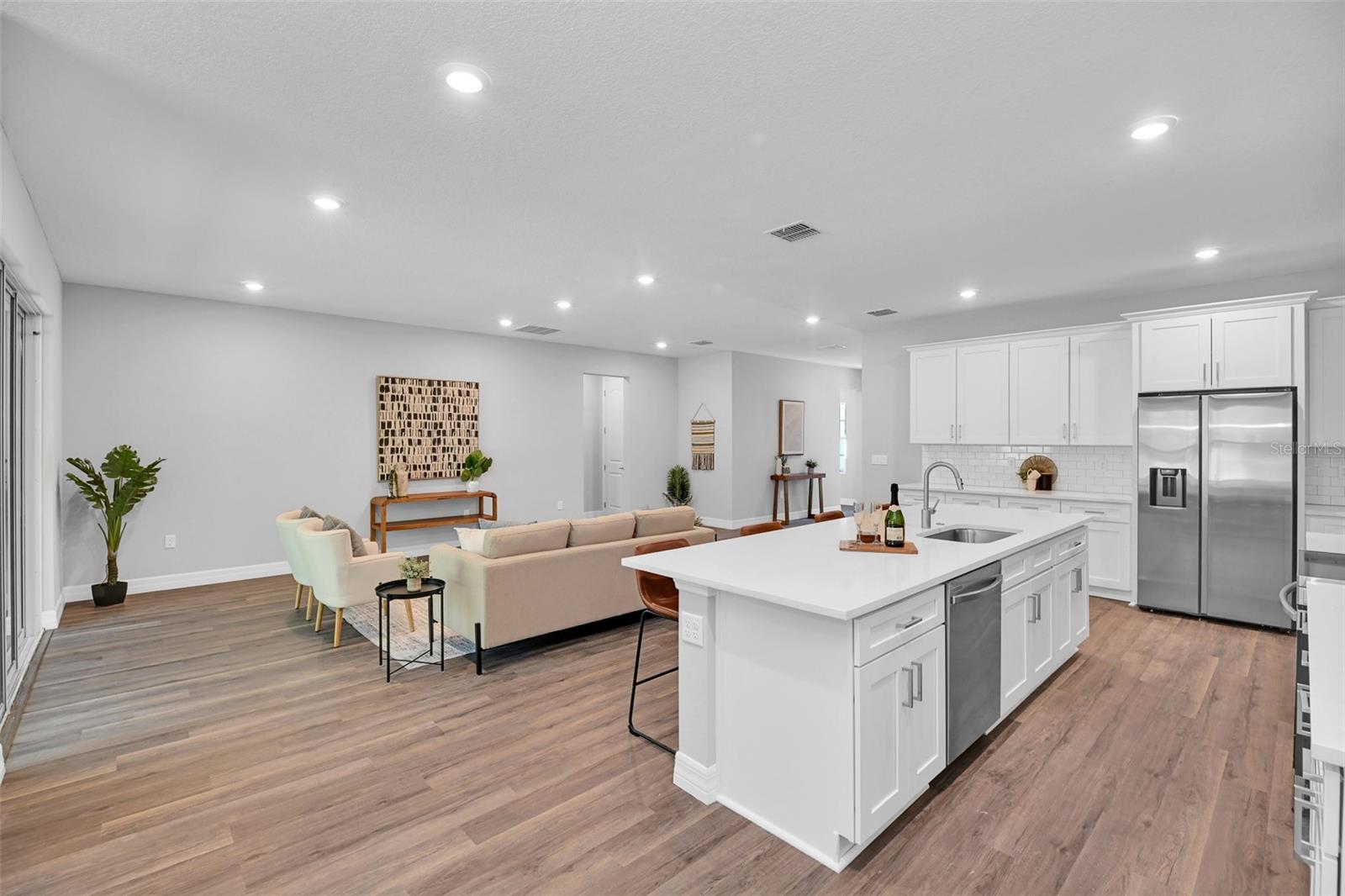 Image 4 of 35 For 28 Whitewood Street