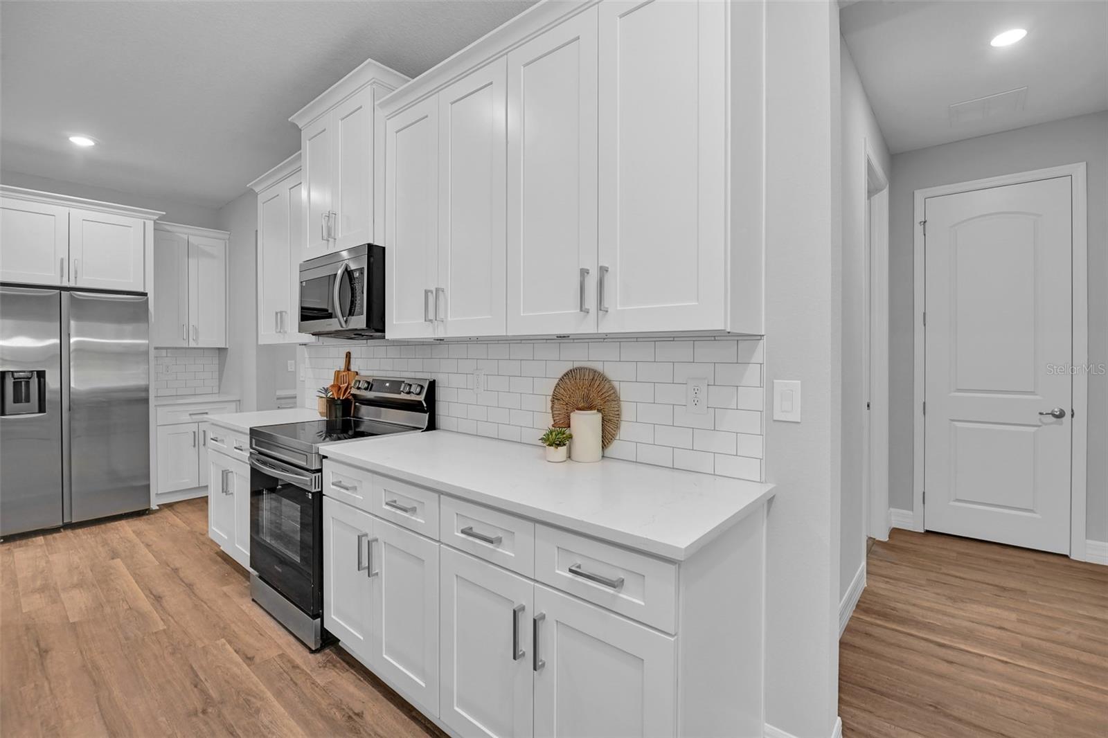 Image 7 of 35 For 28 Whitewood Street