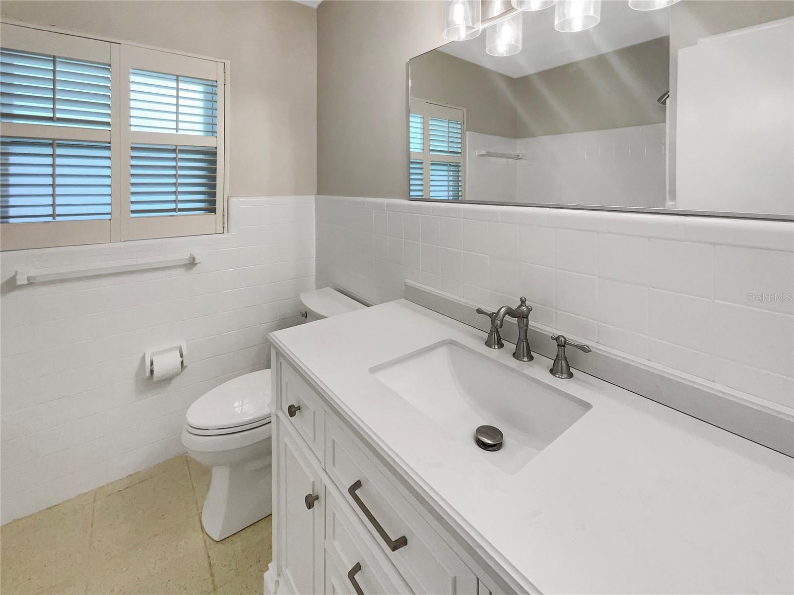 Image 18 of 22 For 4825 Bay Court Avenue